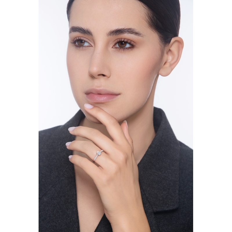 Solitaire ring with diamond oval cut 0.50ct GIA in white gold 18k