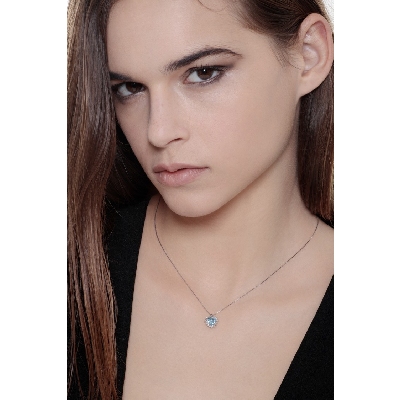 Necklace with pendant, central heart cut aquamarine and crowned by diamonds