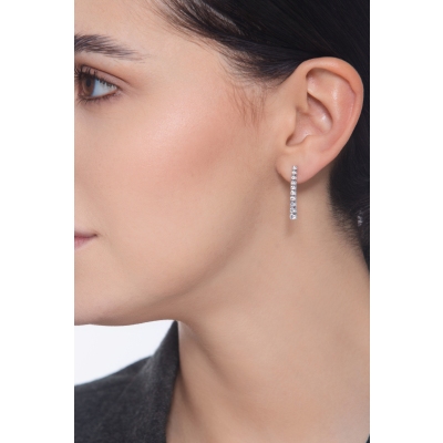 18k white gold tennis earring with diamonds