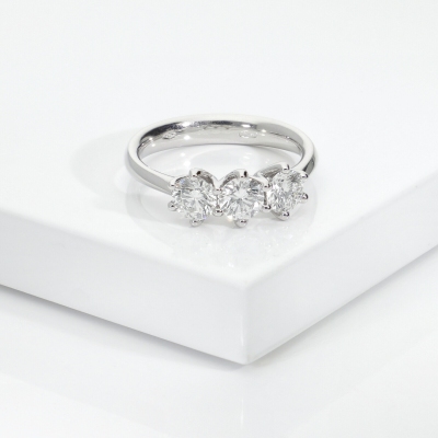 White gold 18k trilogy diamond ring 1,20 ct