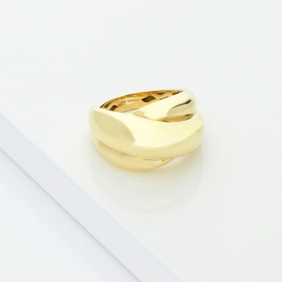 Intertwined band ring in yellow gold 18k