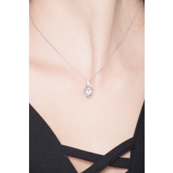 White gold 18k pendant with diamonds and aquamarine 2