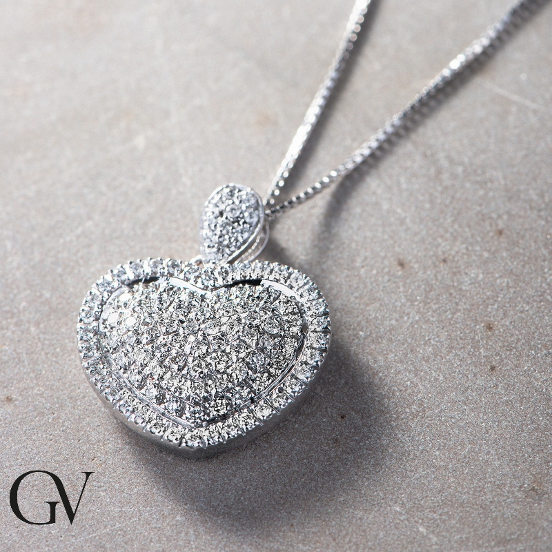 Rounded heart pendant with round cut diamonds Rounded heart pendant with round cut diamonds