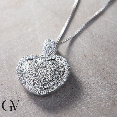 Rounded heart pendant with round cut diamonds