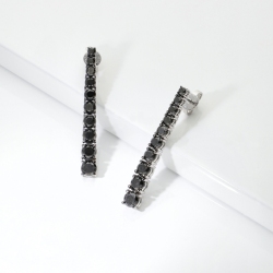 750 white gold tennis earrings with black diamonds