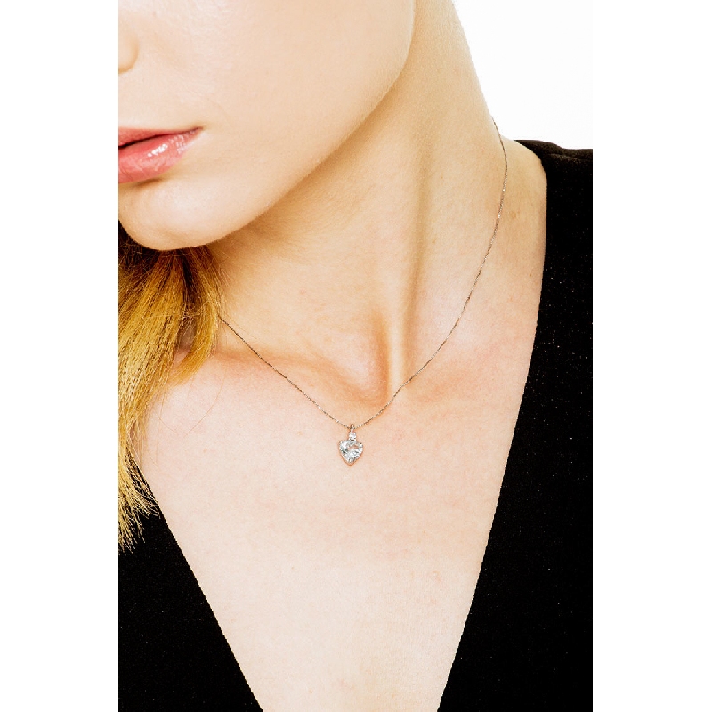 Aquamarine and diamond pendant in 18k white gold Aquamarine and diamond pendant in 18k white gold