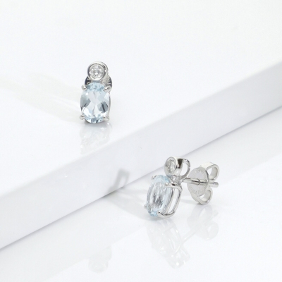 White gold 750 earrings with aquamarines and diamonds
