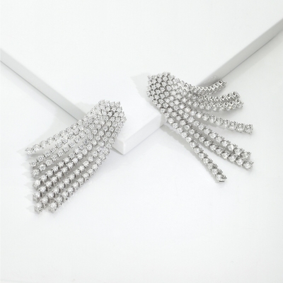 Drop tennis earrings in 18k white gold with diamonds