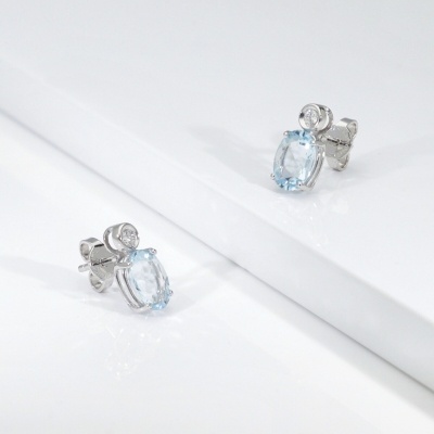 White gold 750 stud earrings with aquamarine and diamonds