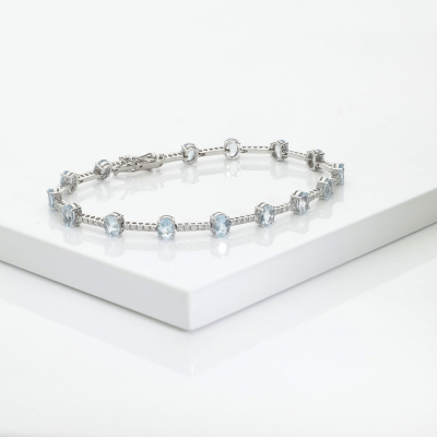 Bracelet in white gold 18k with aquamarines and diamonds 