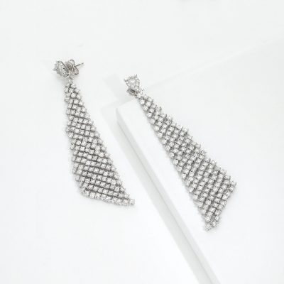 White gold 18k drop diamond earrings