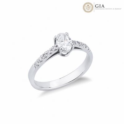 Solitaire ring with diamond oval cut 0.50ct GIA in white gold 18k