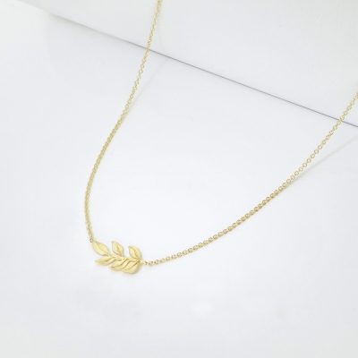 Necklace in yellow gold 18k with leaf