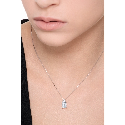 Necklace with aquamarine and diamonds pendant