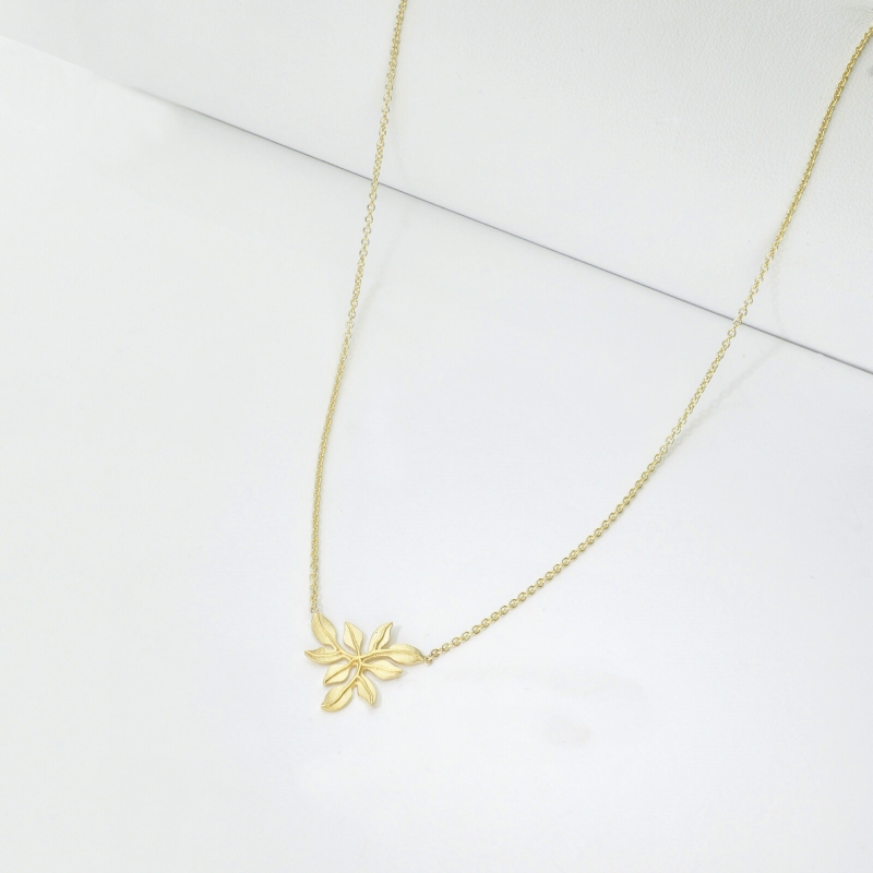 Necklace leaf yellow gold 18k Necklace leaf yellow gold 18k