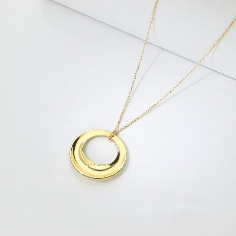 750 yellow gold necklace with an openwork circle pendant 750 yellow gold necklace with an openwork circle pendant