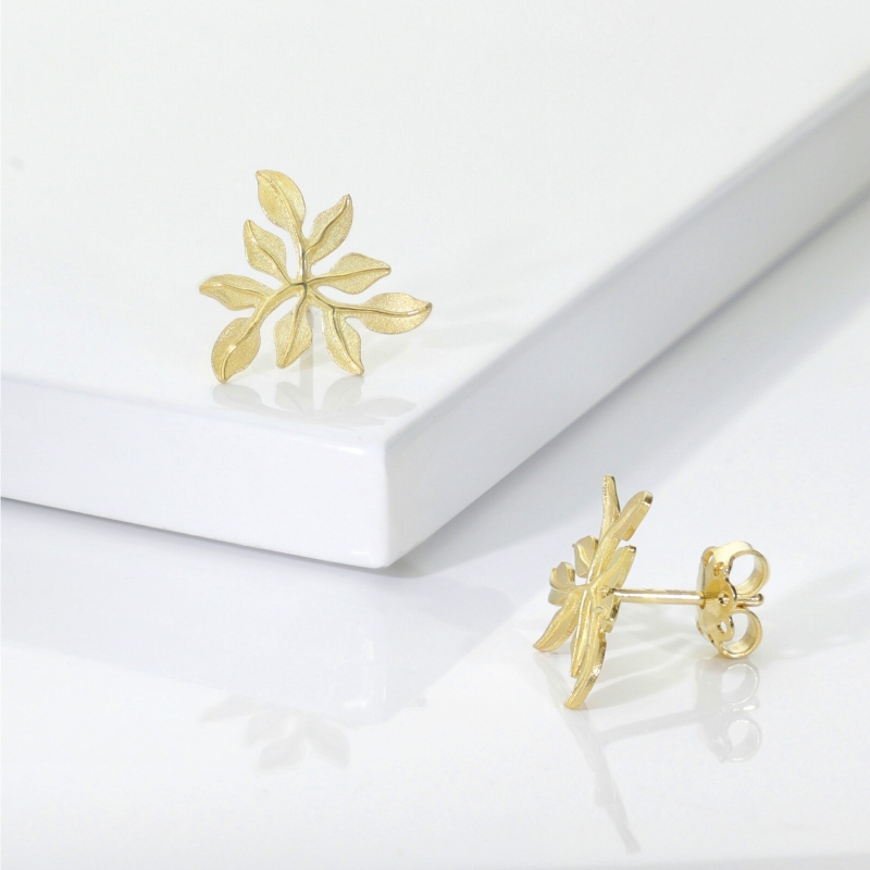 750 yellow gold leaf earrings 750 yellow gold leaf earrings
