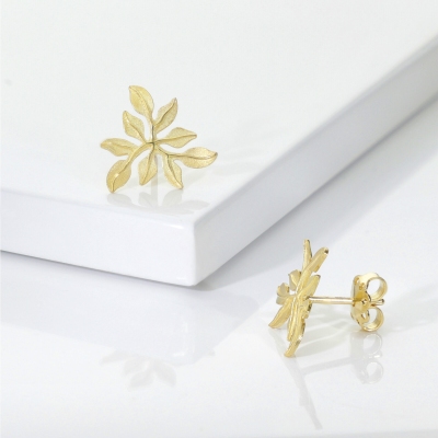 750 yellow gold leaf earrings