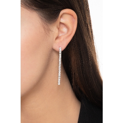 18k white gold drop tennis earrings with round cut diamonds