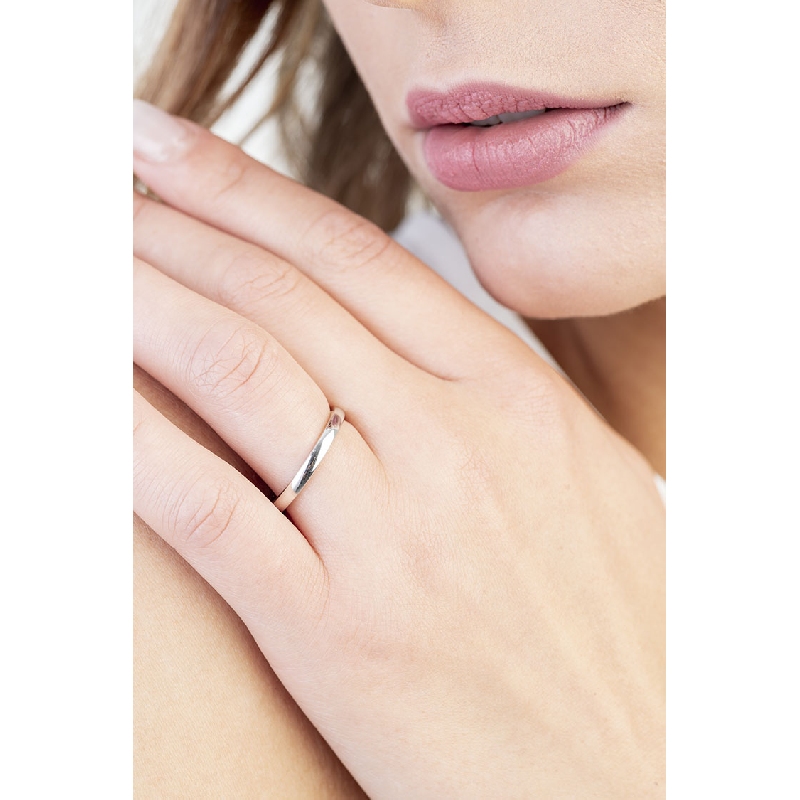 Wedding ring in 18k white gold