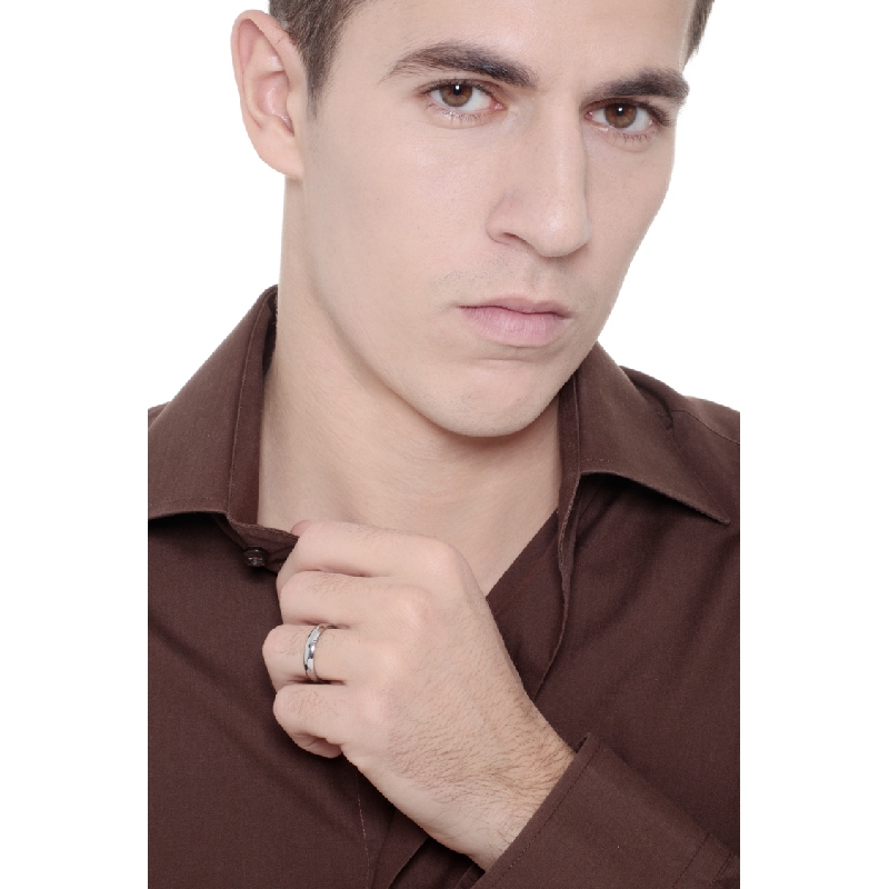 Wedding ring in 18k white gold