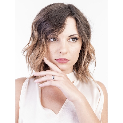 Thick wedding ring in 18k white gold