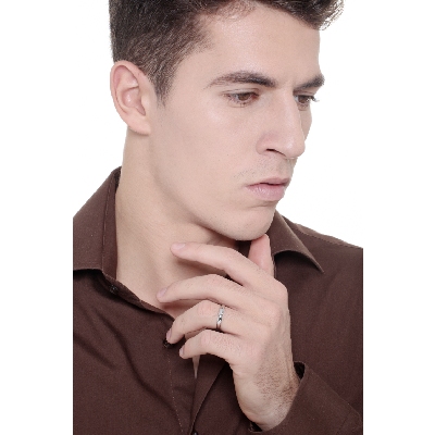 Wedding ring in 18k white gold