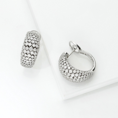 Diamond pavé latch back hoop earrings in 18kt white gold