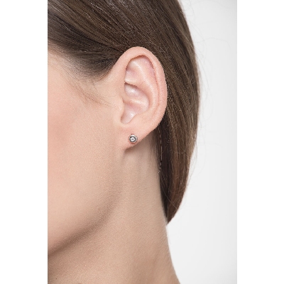 Round diamond stud earrings in white gold 18k