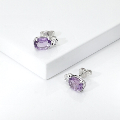Amethyst and diamond stud earrings in 18kt white gold