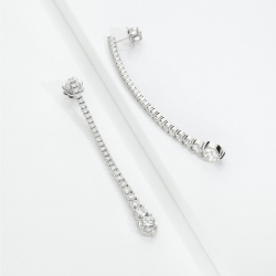 Diamond tennis pendant earrings in 18kt white gold 2
