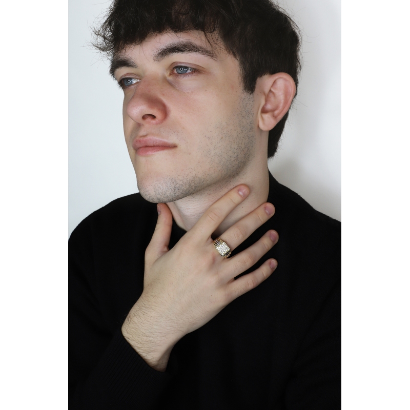 750 yellow and white gold men ring with zircons 750 yellow and white gold men ring with zircons