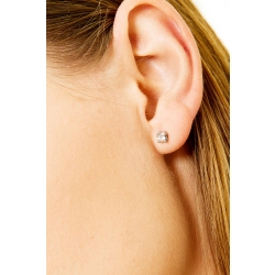 18k white gold 4 prongs diamond stud earrings  2