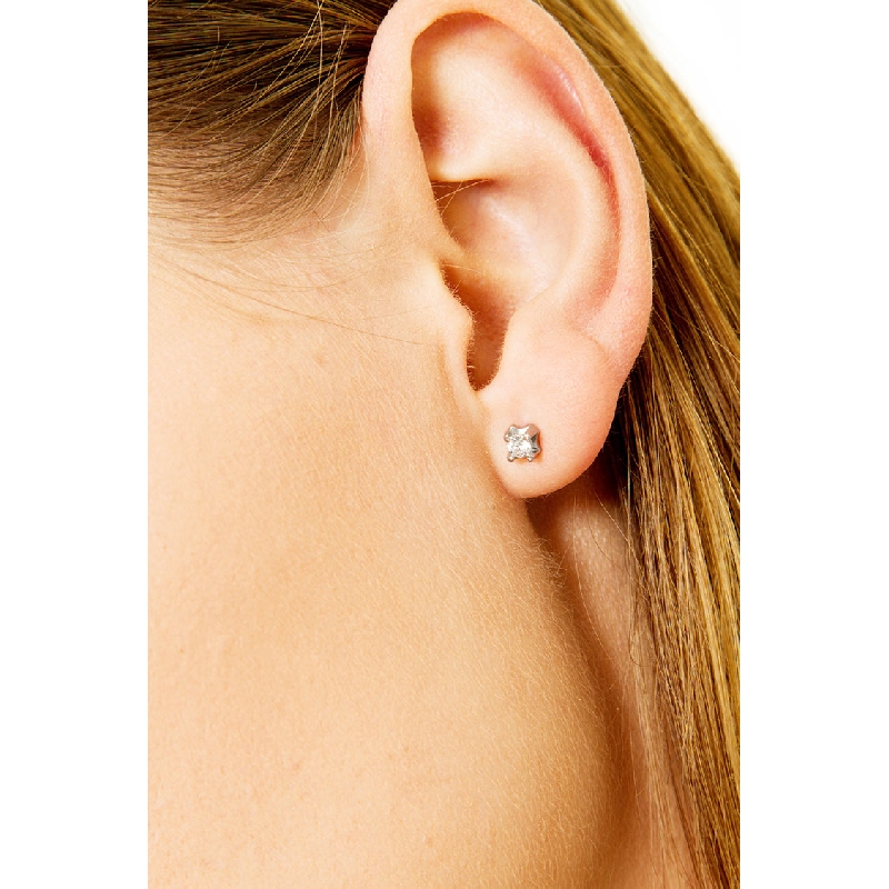 18k white gold 4 prongs diamond stud earrings  18k white gold 4 prongs diamond stud earrings