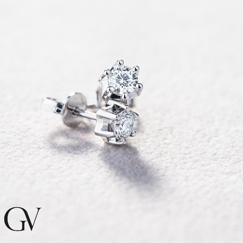 6 prongs diamond stud earrings in white gold 18k, ct 0,50  6 prongs diamond stud earrings in white gold 18k, ct 0,50