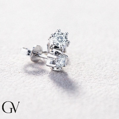 6 prongs diamond stud earrings in white gold 18k, ct 0,50 