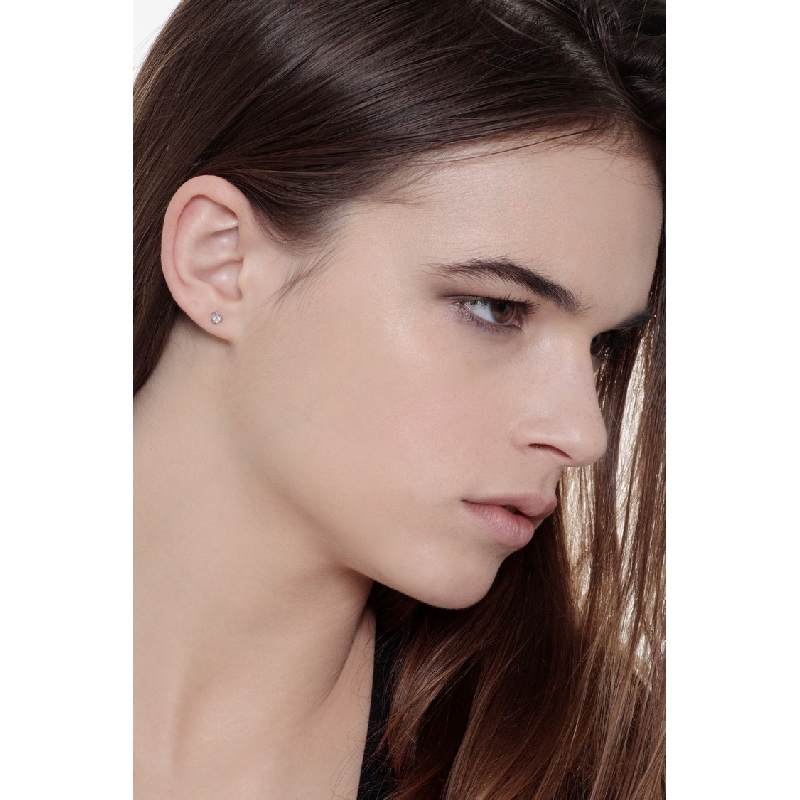 3 prongs diamond stud earrings in white gold 18k  3 prongs diamond stud earrings in white gold 18k