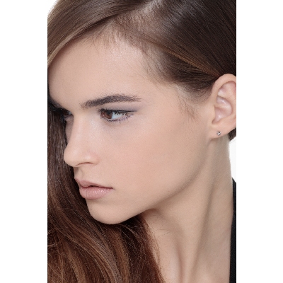 Stud earrings in white gold 18k with diamonds 