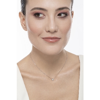 18k white gold full bezel necklace with 0.10 ct diamond
