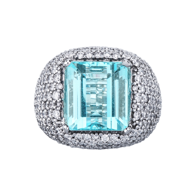 18k white gold ring with aquamarine and diamond pavé