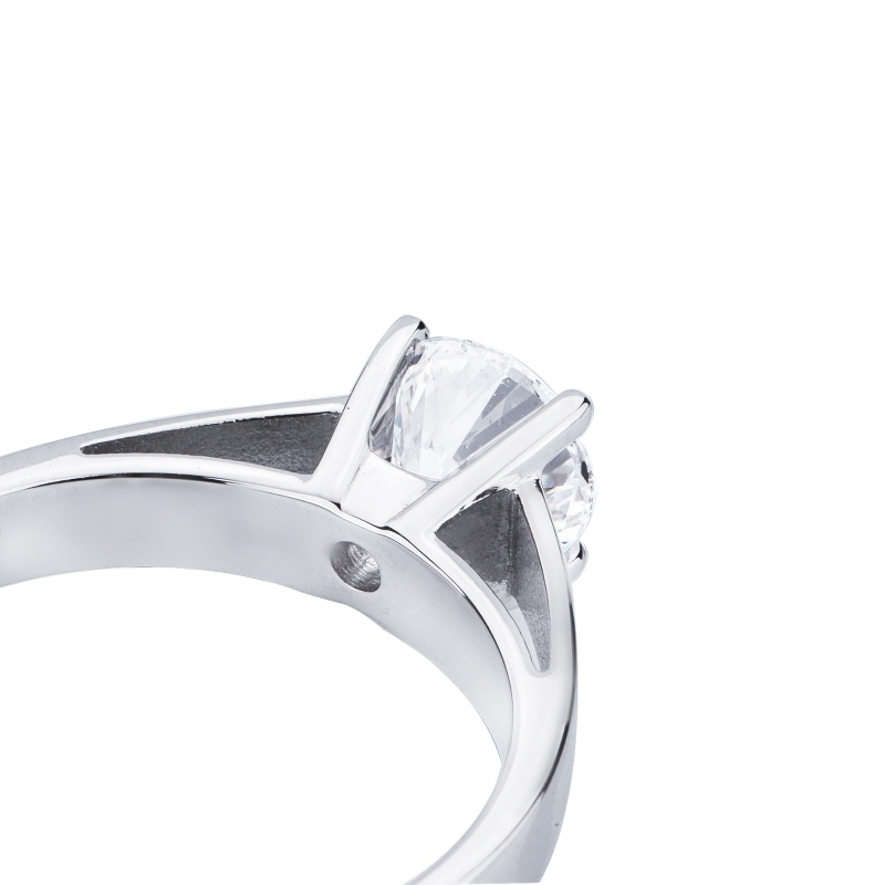 18k white gold solitaire ring with IGI diamond, 1.00 ct