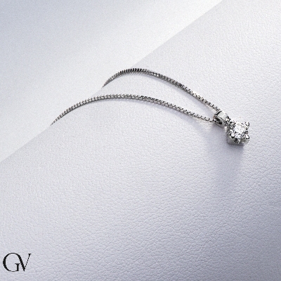 18k white gold solitaire necklace with 0.15 ct diamond (hanging stone)