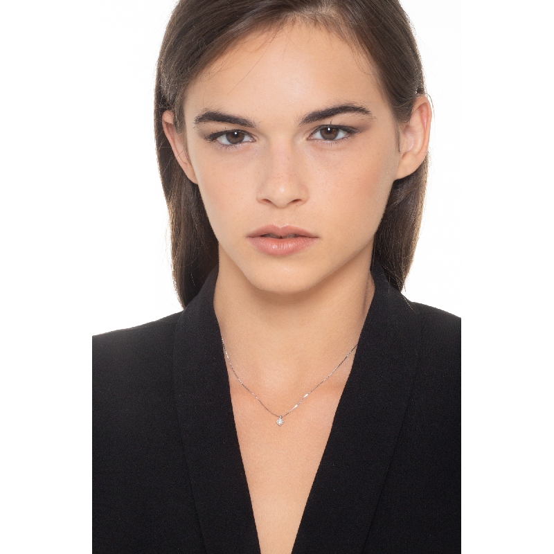 18k white gold solitaire necklace with 0.20 ct diamond 18k white gold solitaire necklace with 0.20 ct diamond