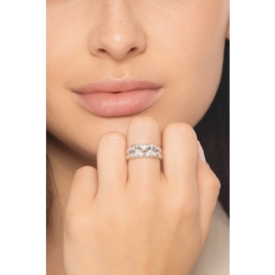 Band ring with diamond hearts in white gold 18k