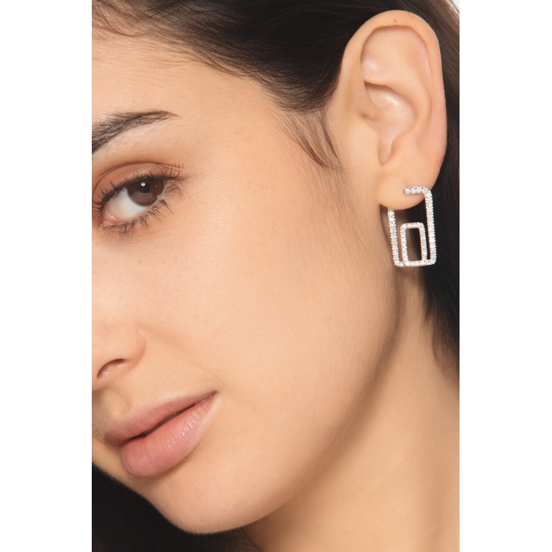 Geometric earrings in 18k white gold with diamonds