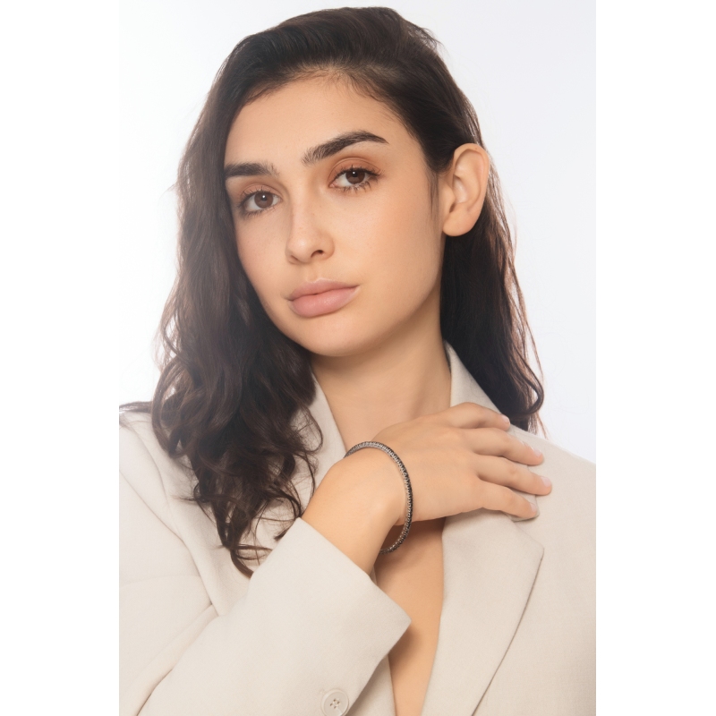 White gold 18k elastic tennis bracelet with black diamonds