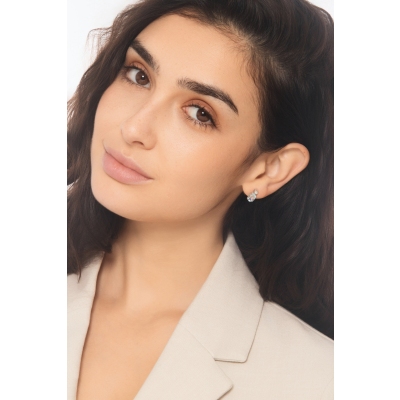 White gold 750 stud earrings with aquamarine and diamonds