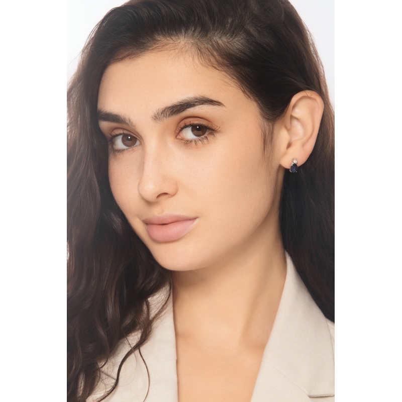 Stud earrings in white gold 18k with oval blue sapphires and diamonds