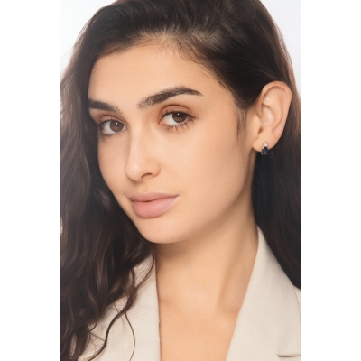 Stud earrings in white gold 18k with oval blue sapphires and diamonds