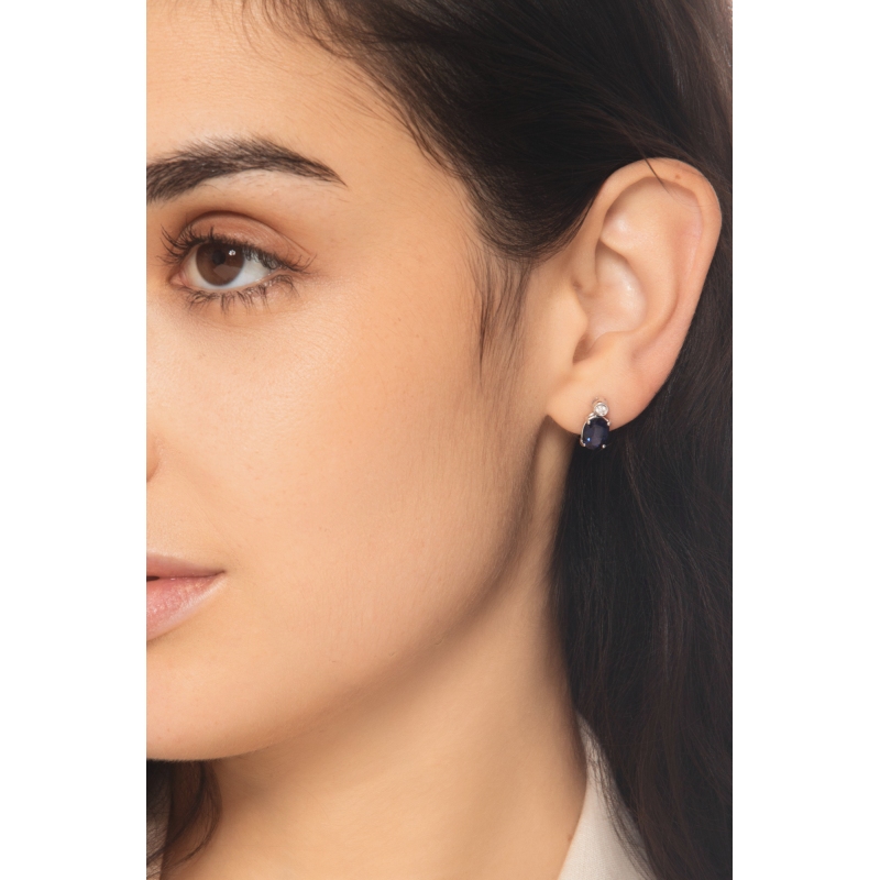 Stud earrings in white gold 18k with oval blue sapphires and diamonds